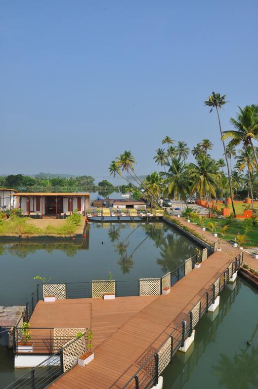 AQUATIC FLOATING RESORT | ⋆⋆⋆⋆⋆ | KOCHI, INDIA | SEASON DEALS FROM $111